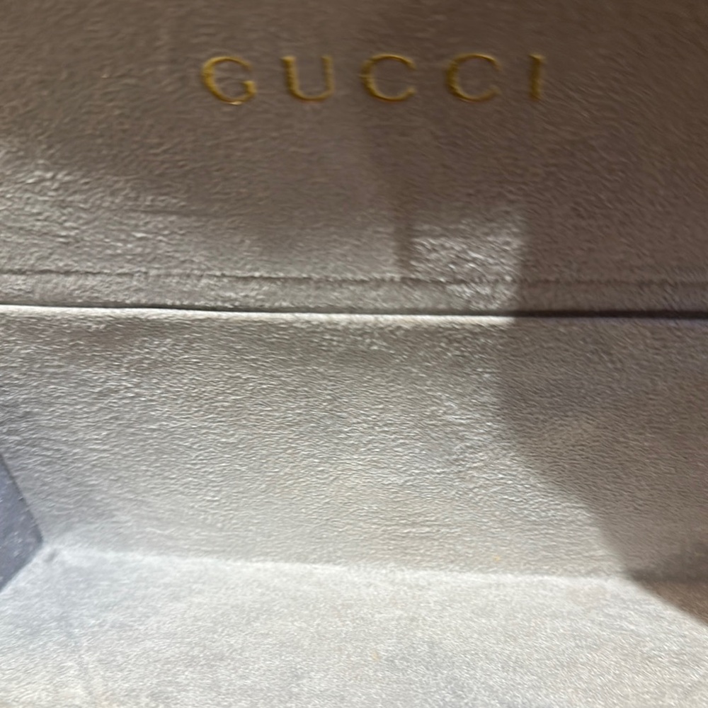 Gucci Black and Brown Sunglasses with Classic Aviator Style - Picture 10 of 10